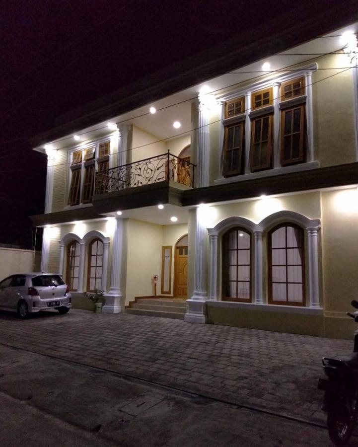 בניוואנגי Bluefire Homestay Syariah מראה חיצוני תמונה