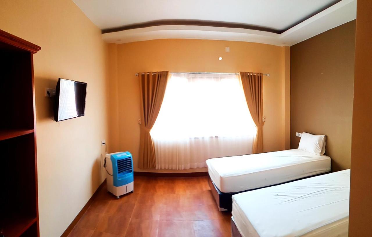 בניוואנגי Bluefire Homestay Syariah מראה חיצוני תמונה