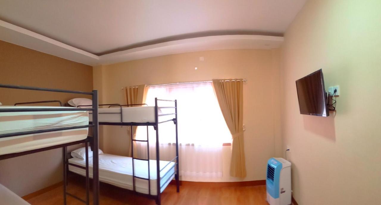 בניוואנגי Bluefire Homestay Syariah מראה חיצוני תמונה